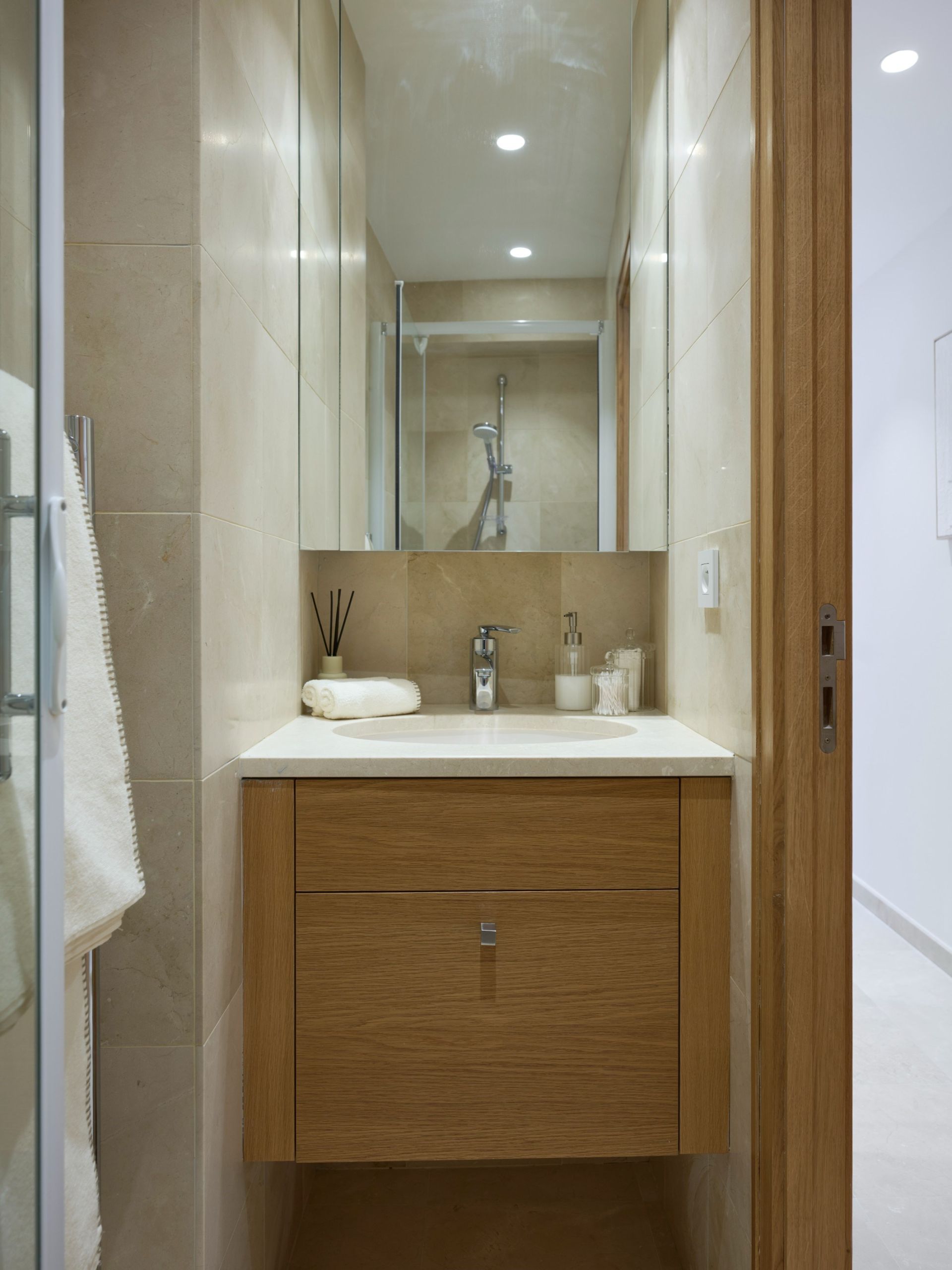 luxury apartment 3 Rooms for sale on CANNES (06400)