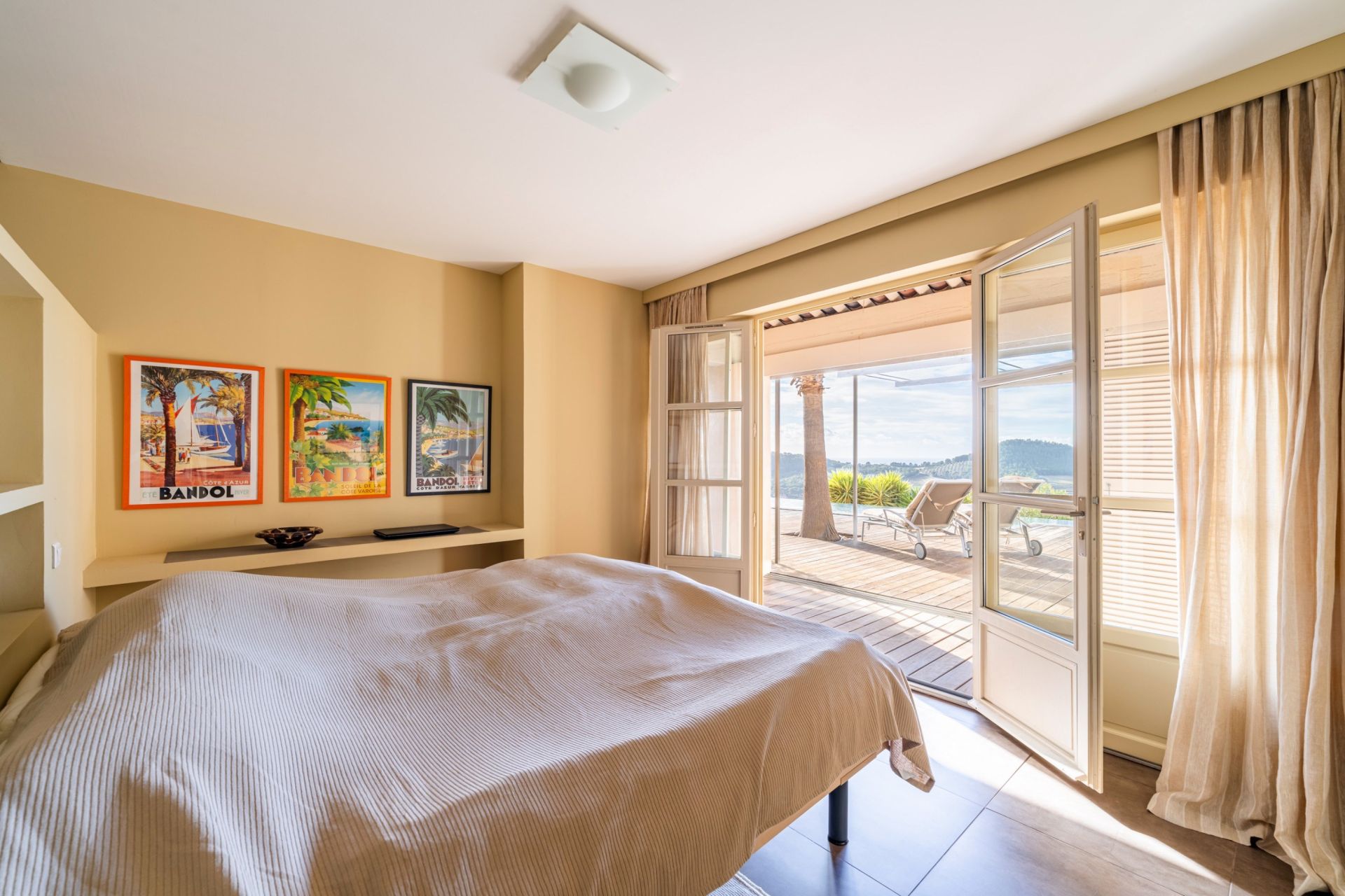 maison de luxe 8 Pièces en vente sur ST CYR SUR MER (83270)