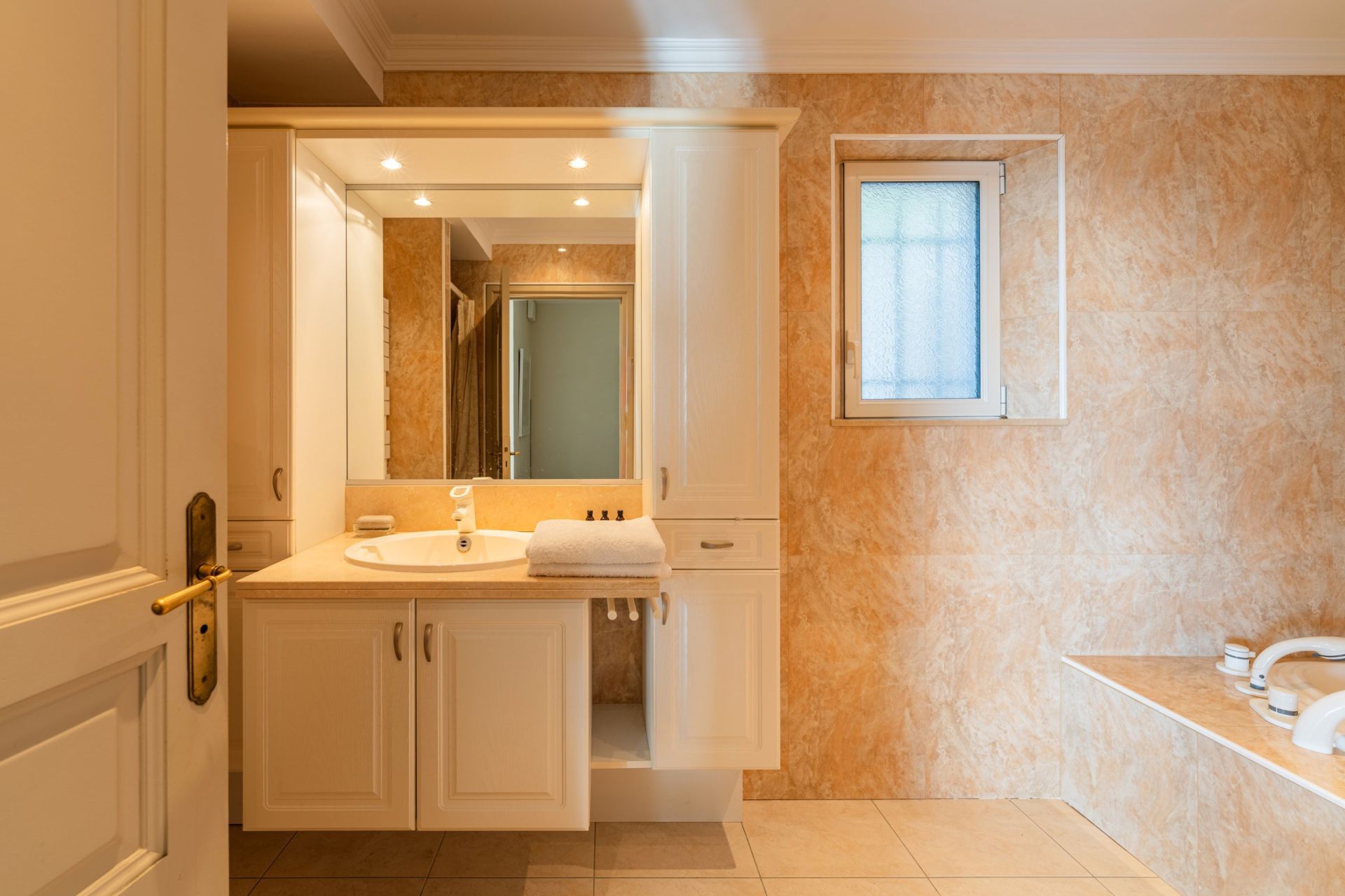 maison de luxe 8 Pièces en vente sur ST CYR SUR MER (83270)