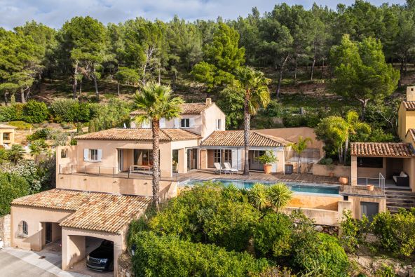 Sale Luxury house Saint-Cyr-sur-Mer 8&nbsp;Rooms 227&nbsp;m²