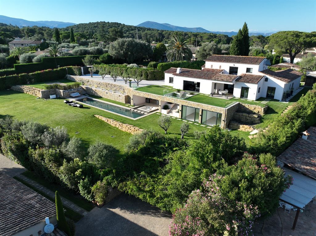 luxury villa 11 Rooms for sale on MOUGINS (06250)