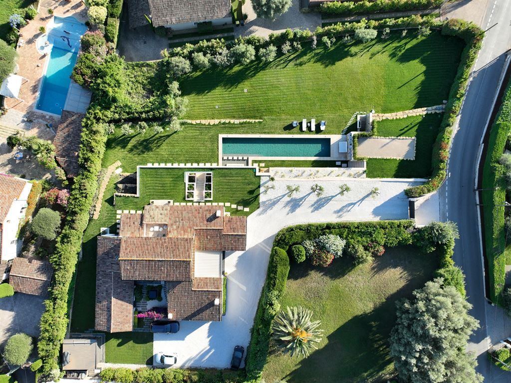 luxury villa 11 Rooms for sale on MOUGINS (06250)