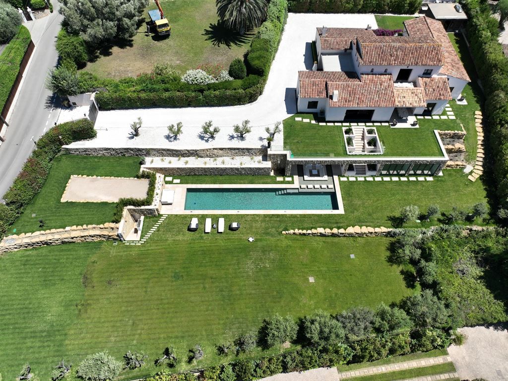 luxury villa 11 Rooms for sale on MOUGINS (06250)