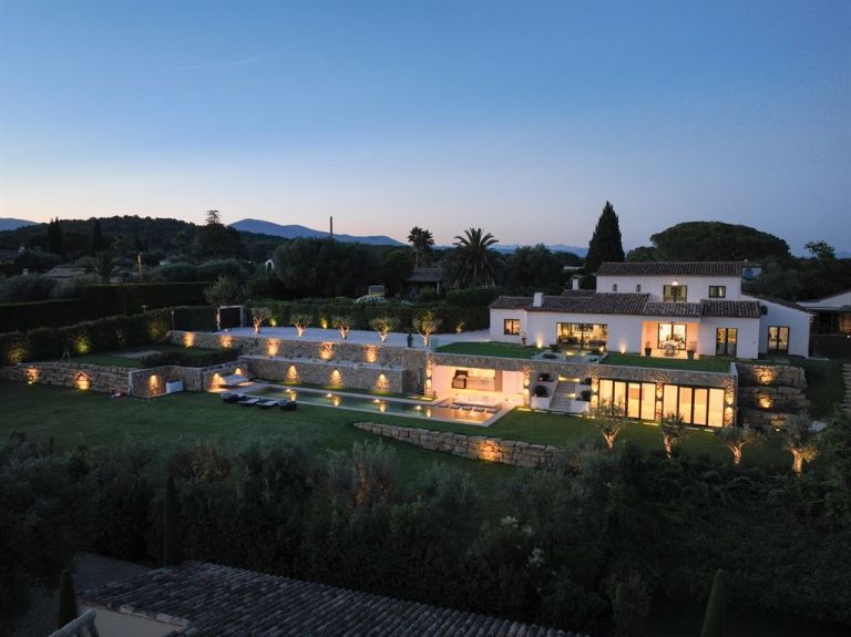 luxury villa 11 Rooms for sale on MOUGINS (06250)