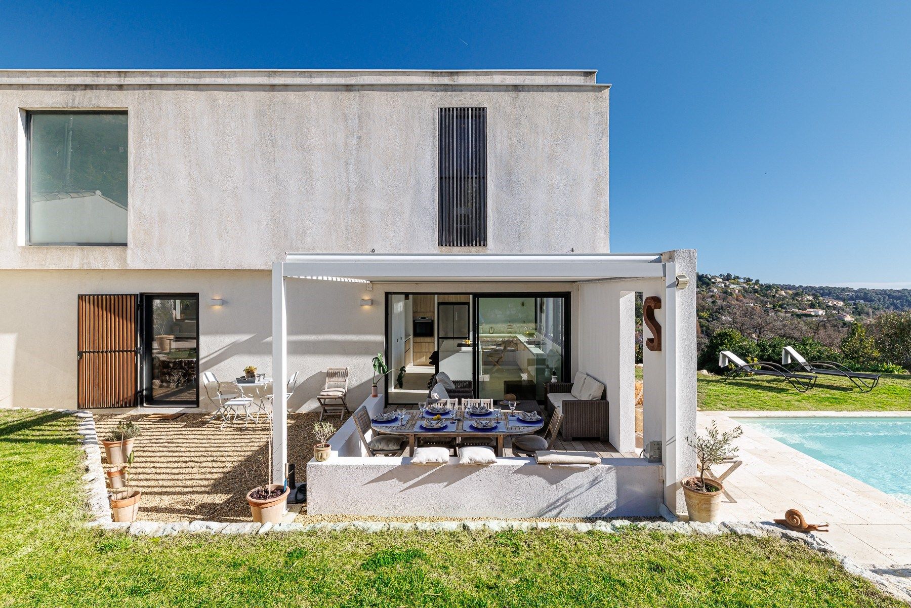 contemporary house 6 Rooms for sale on VENCE (06140)