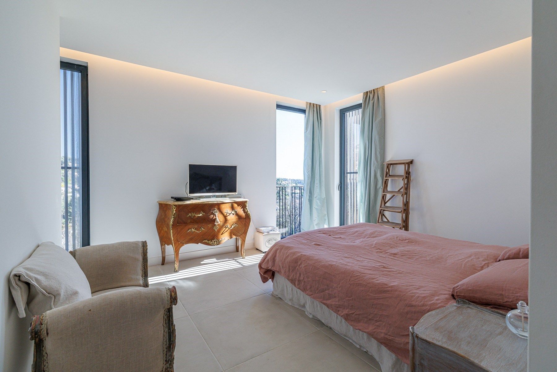 maison contemporaine 6 Pièces en vente sur VENCE (06140)