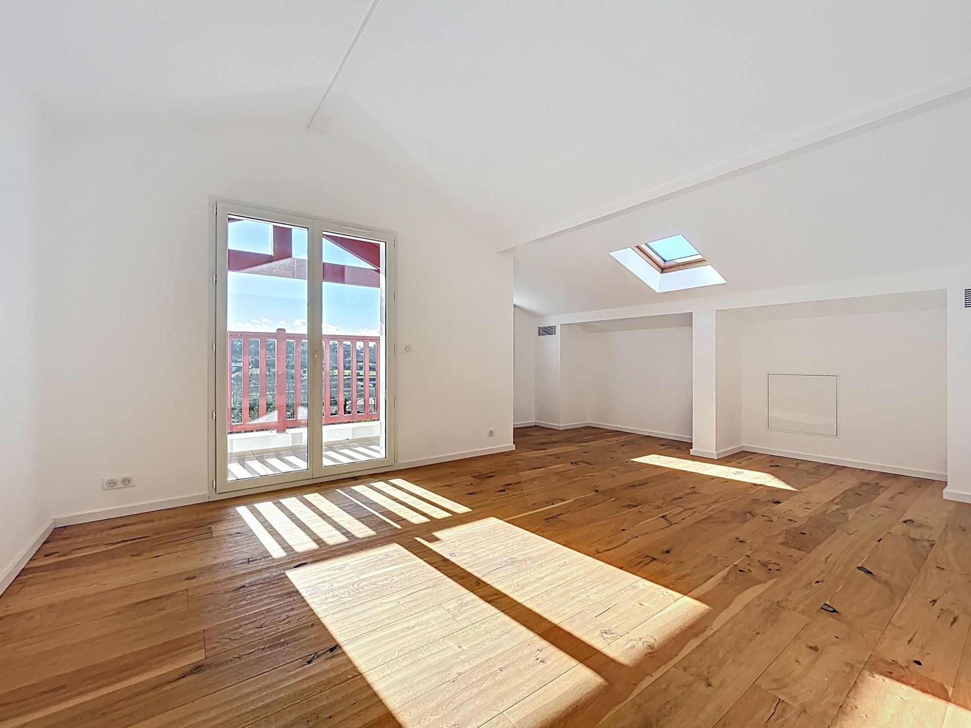luxury house 7 Rooms for sale on BIDART (64210)