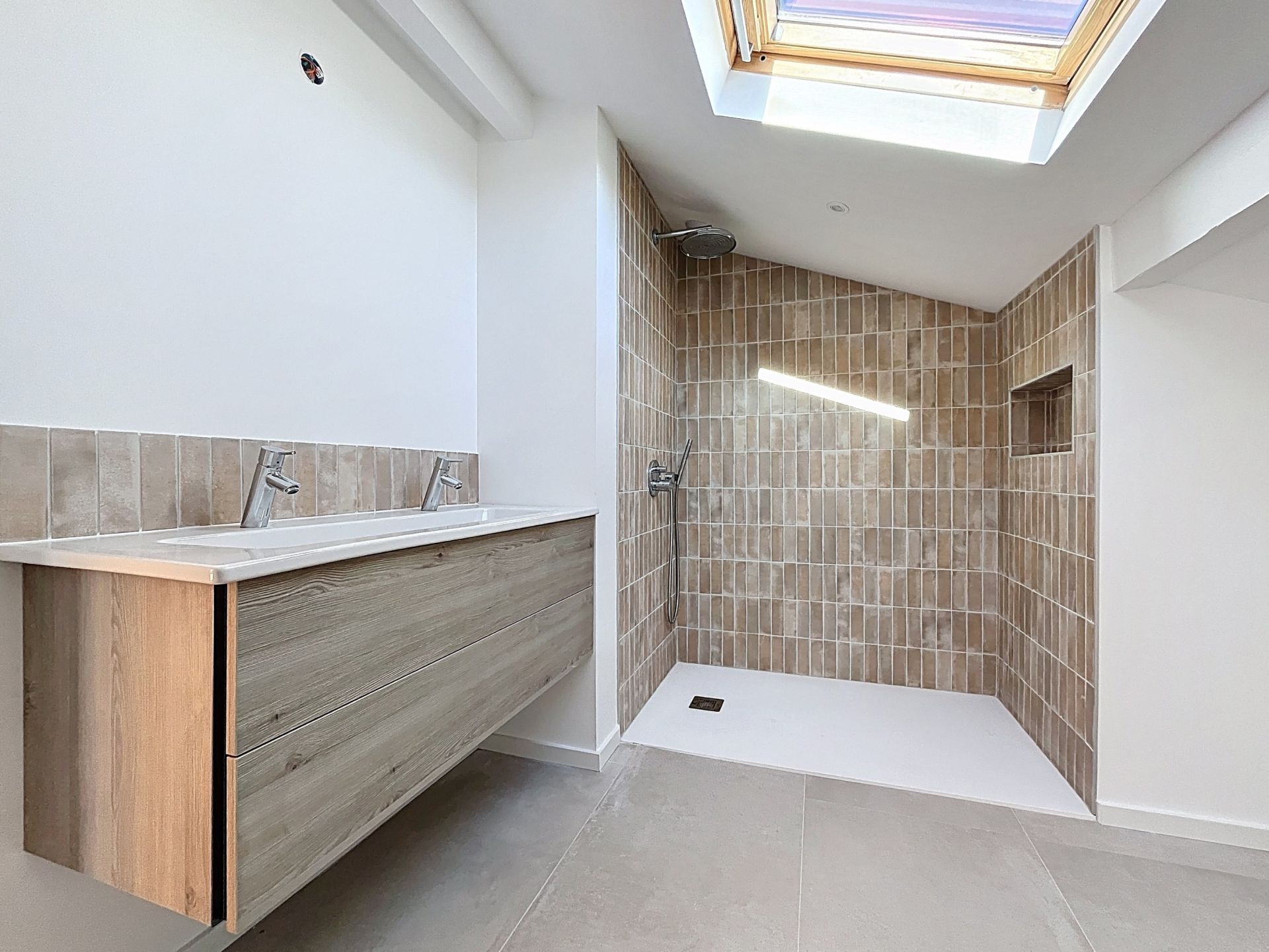 luxury house 7 Rooms for sale on BIDART (64210)