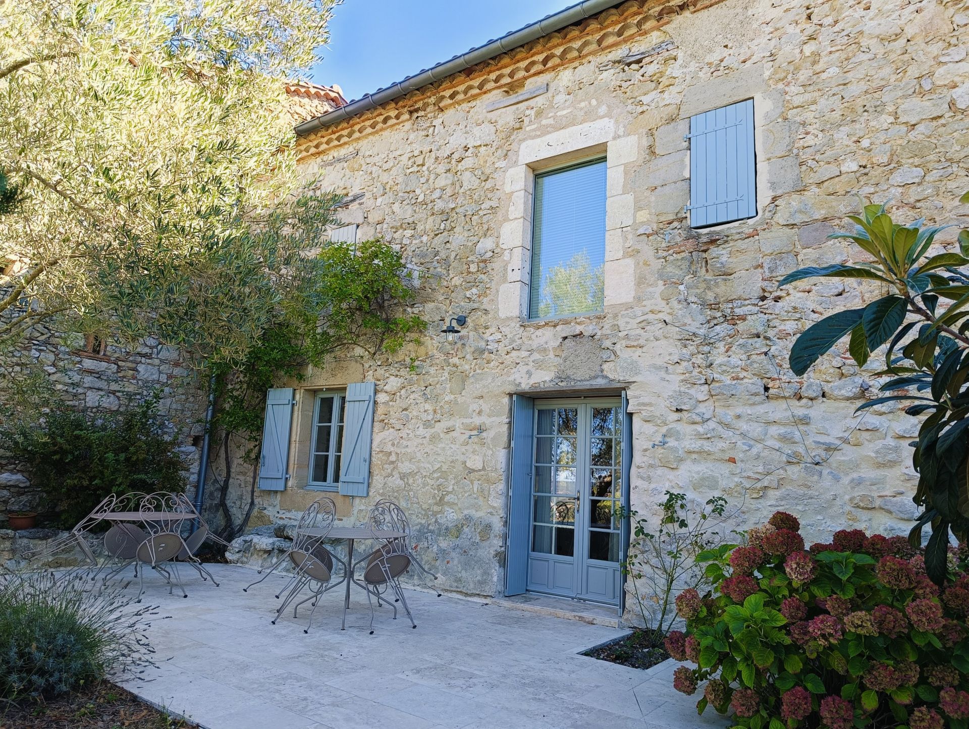 luxury house 9 Rooms for sale on LAVAUR (81500)