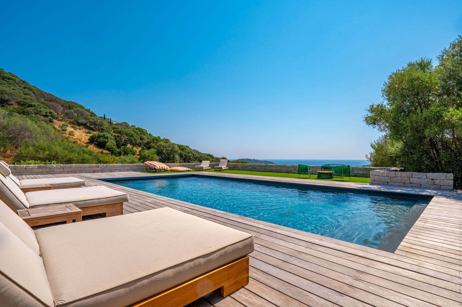 villa de luxe 5 Pièces en location saisonnière sur STE LUCIE DE PORTO VECCHIO (20144)