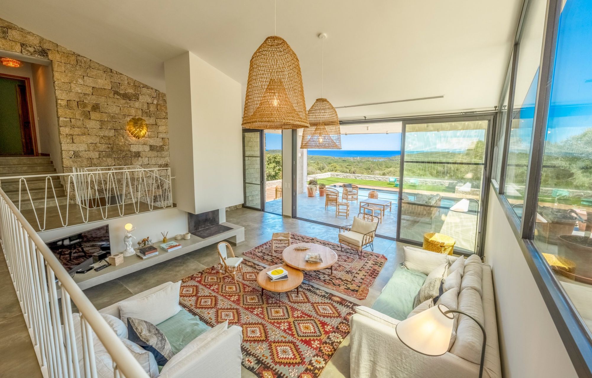 villa de luxe 5 Pièces en location saisonnière sur STE LUCIE DE PORTO VECCHIO (20144)