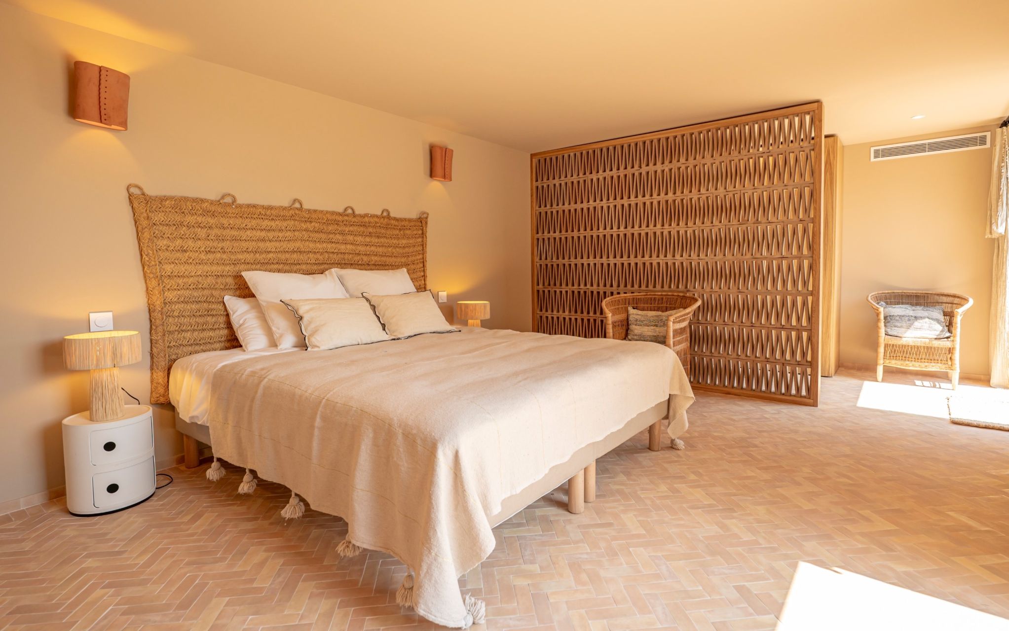 villa de luxe 5 Pièces en location saisonnière sur STE LUCIE DE PORTO VECCHIO (20144)