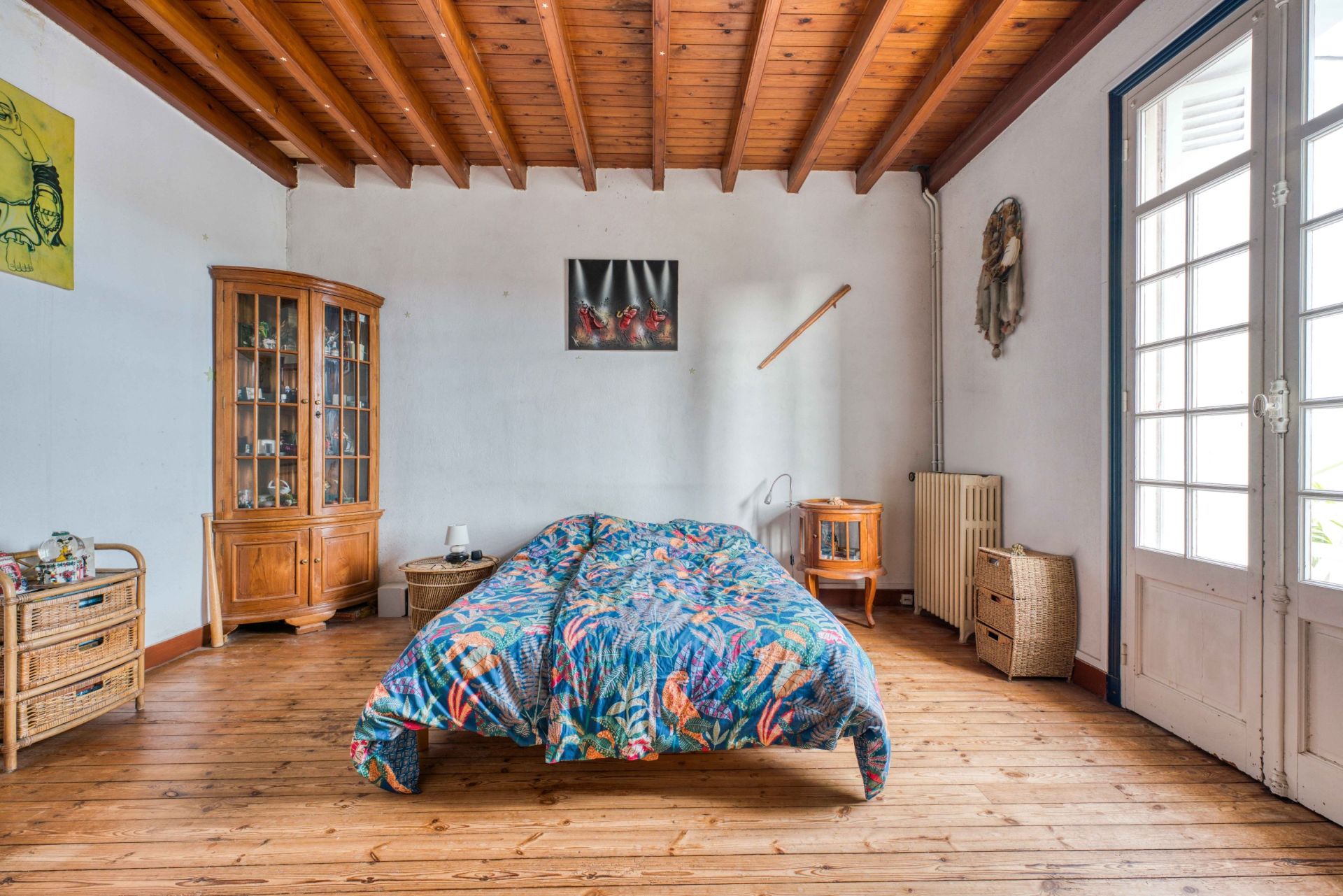 luxury house 9 Rooms for sale on ST GEORGES DE DIDONNE (17110)