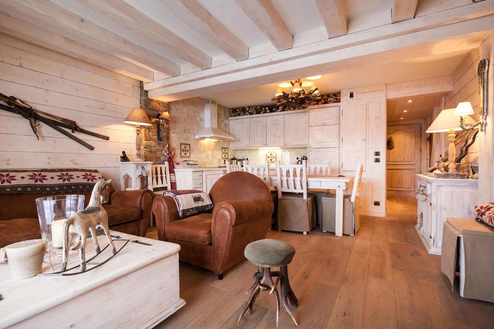 luxury apartment 4 Rooms for sale on COURCHEVEL (73120)