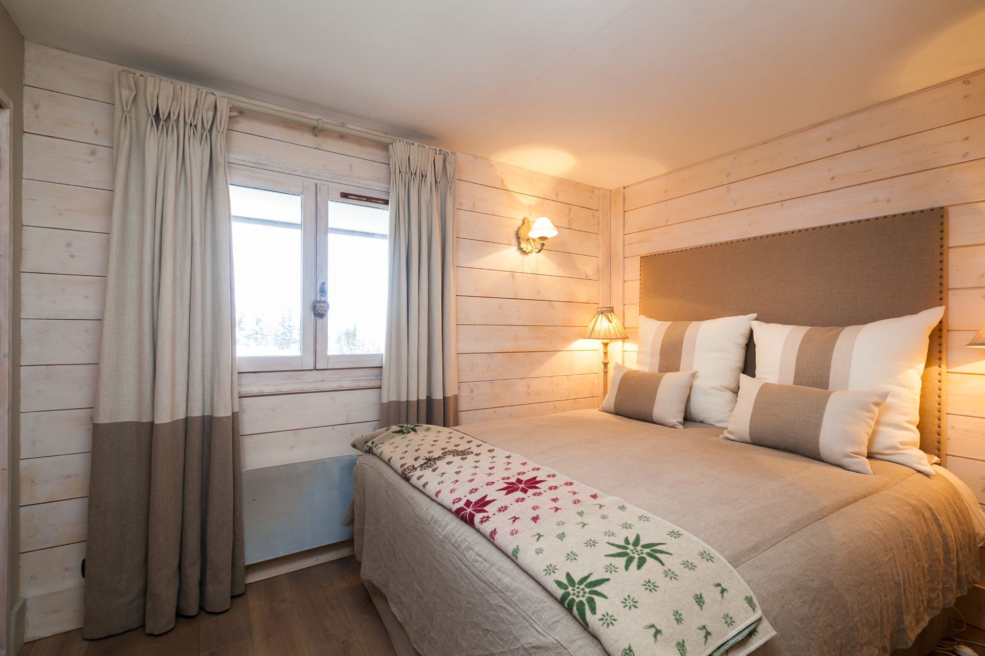 luxury apartment 4 Rooms for sale on COURCHEVEL (73120)