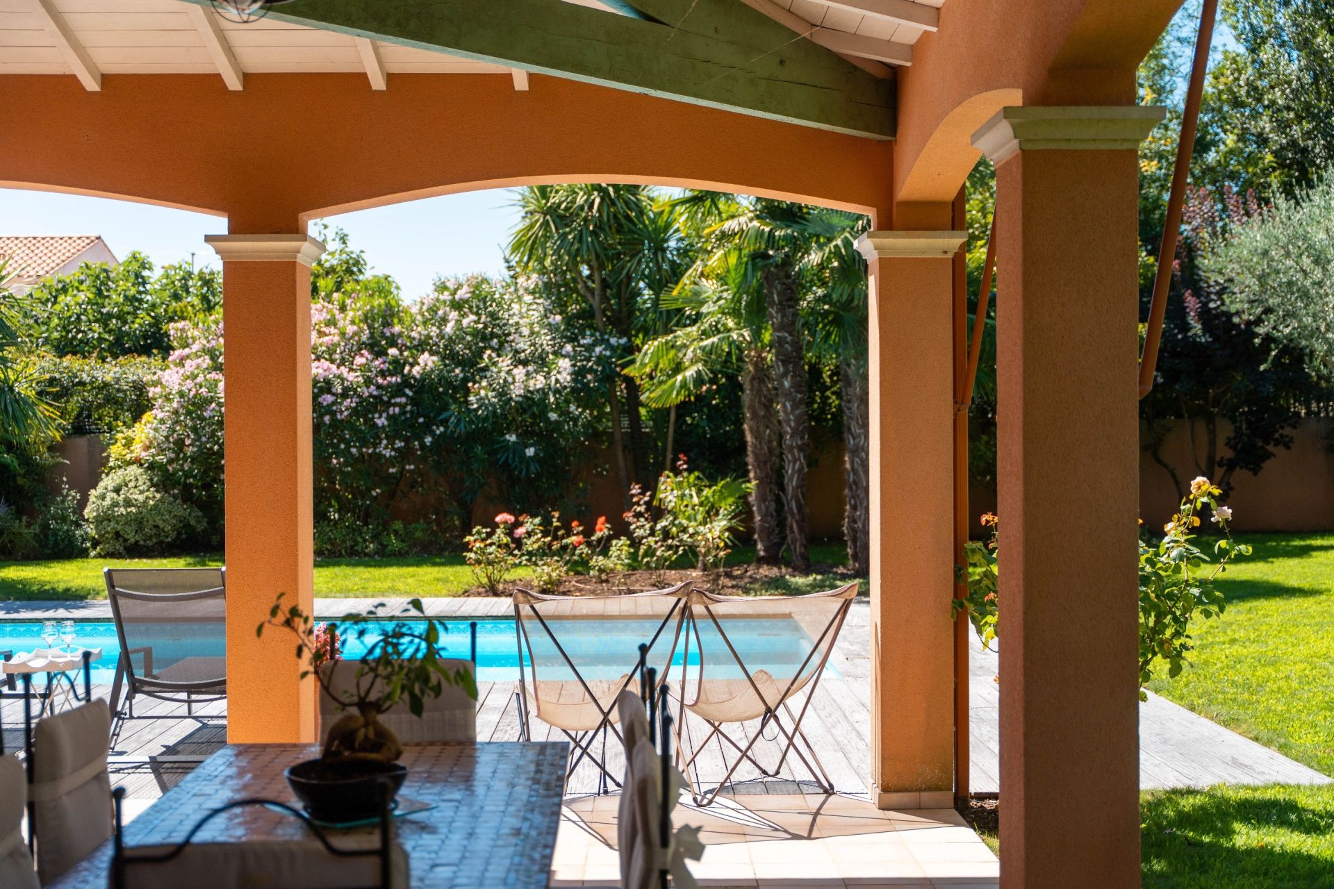 luxury house 8 Rooms for sale on LAGORD (17140)