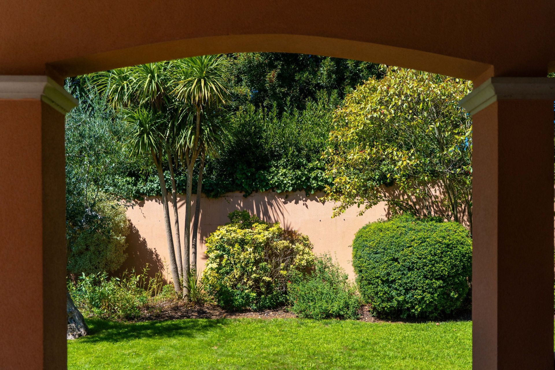 luxury house 8 Rooms for sale on LAGORD (17140)