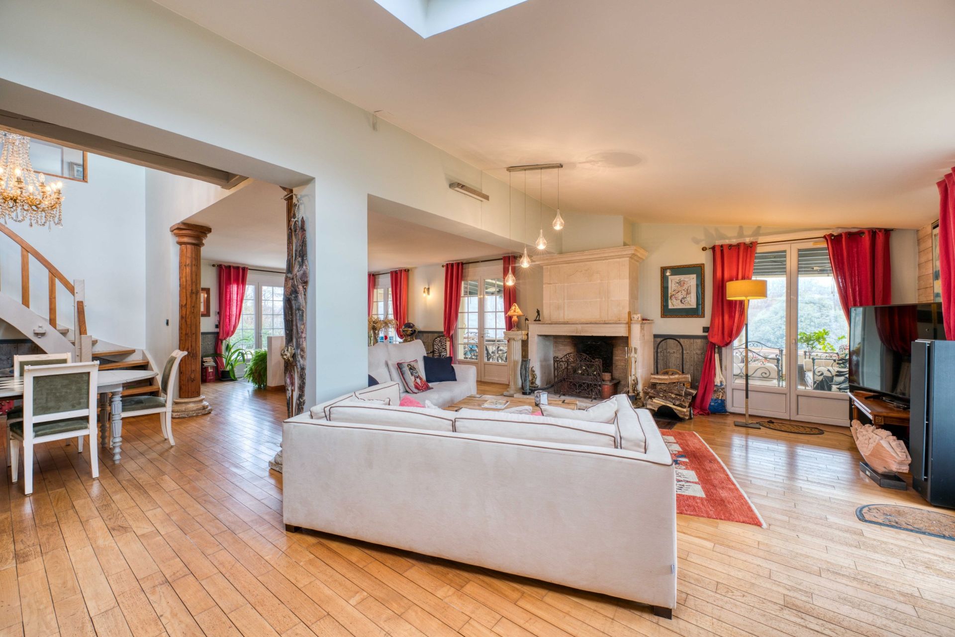 luxury property 7 Rooms for sale on CHATELAILLON PLAGE (17340)