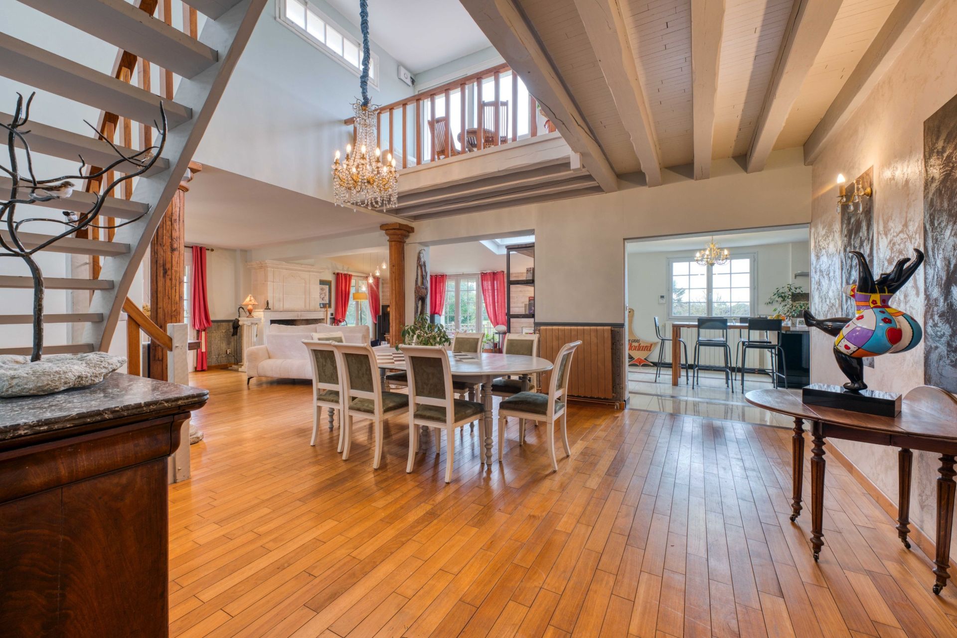 luxury property 7 Rooms for sale on CHATELAILLON PLAGE (17340)