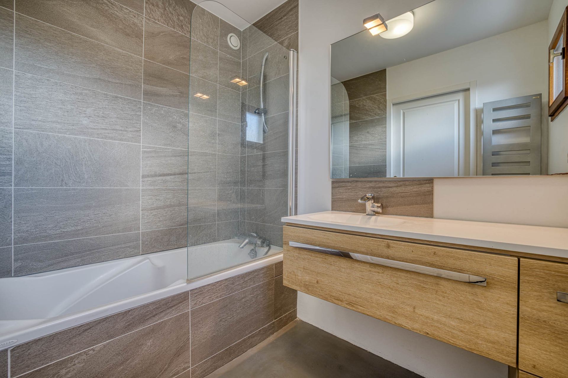 luxury apartment 5 Rooms for sale on ANNECY LE VIEUX (74940)