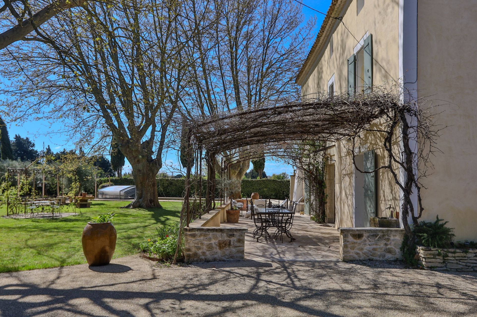 luxury house 9 Rooms for sale on PERNES LES FONTAINES (84210)