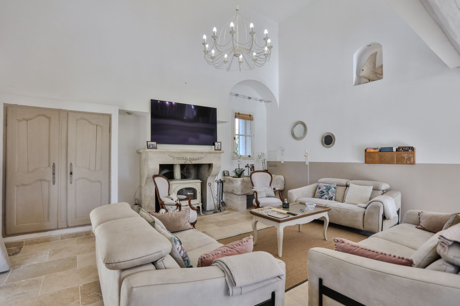 luxury house 9 Rooms for sale on PERNES LES FONTAINES (84210)