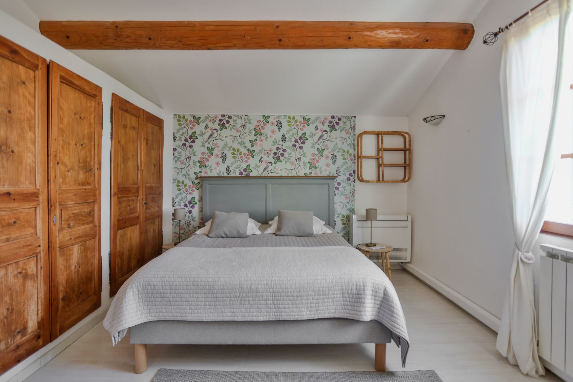 luxury house 9 Rooms for sale on PERNES LES FONTAINES (84210)