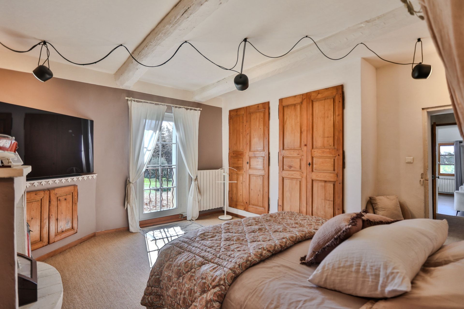 luxury house 9 Rooms for sale on PERNES LES FONTAINES (84210)