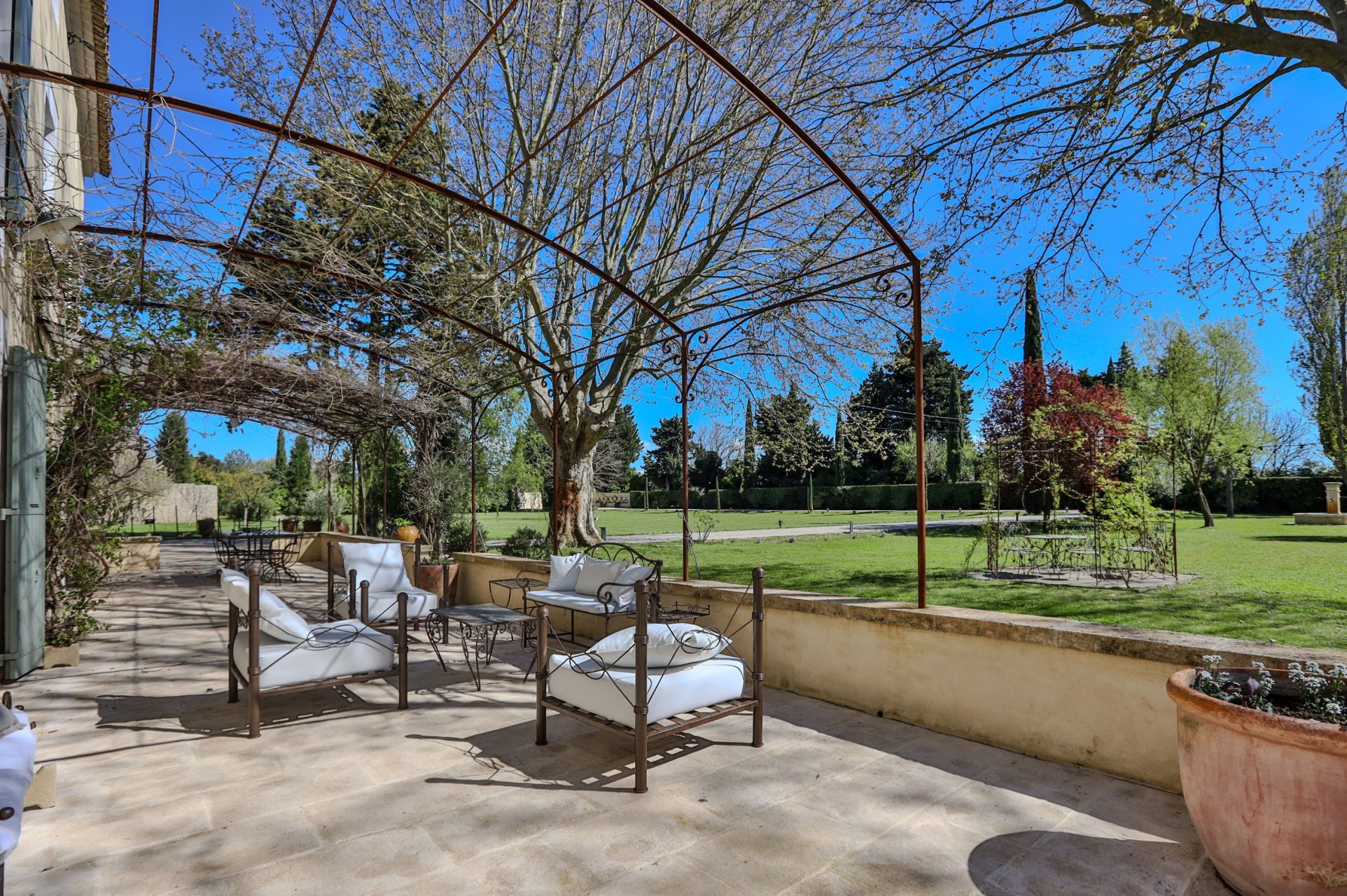 luxury house 9 Rooms for sale on PERNES LES FONTAINES (84210)
