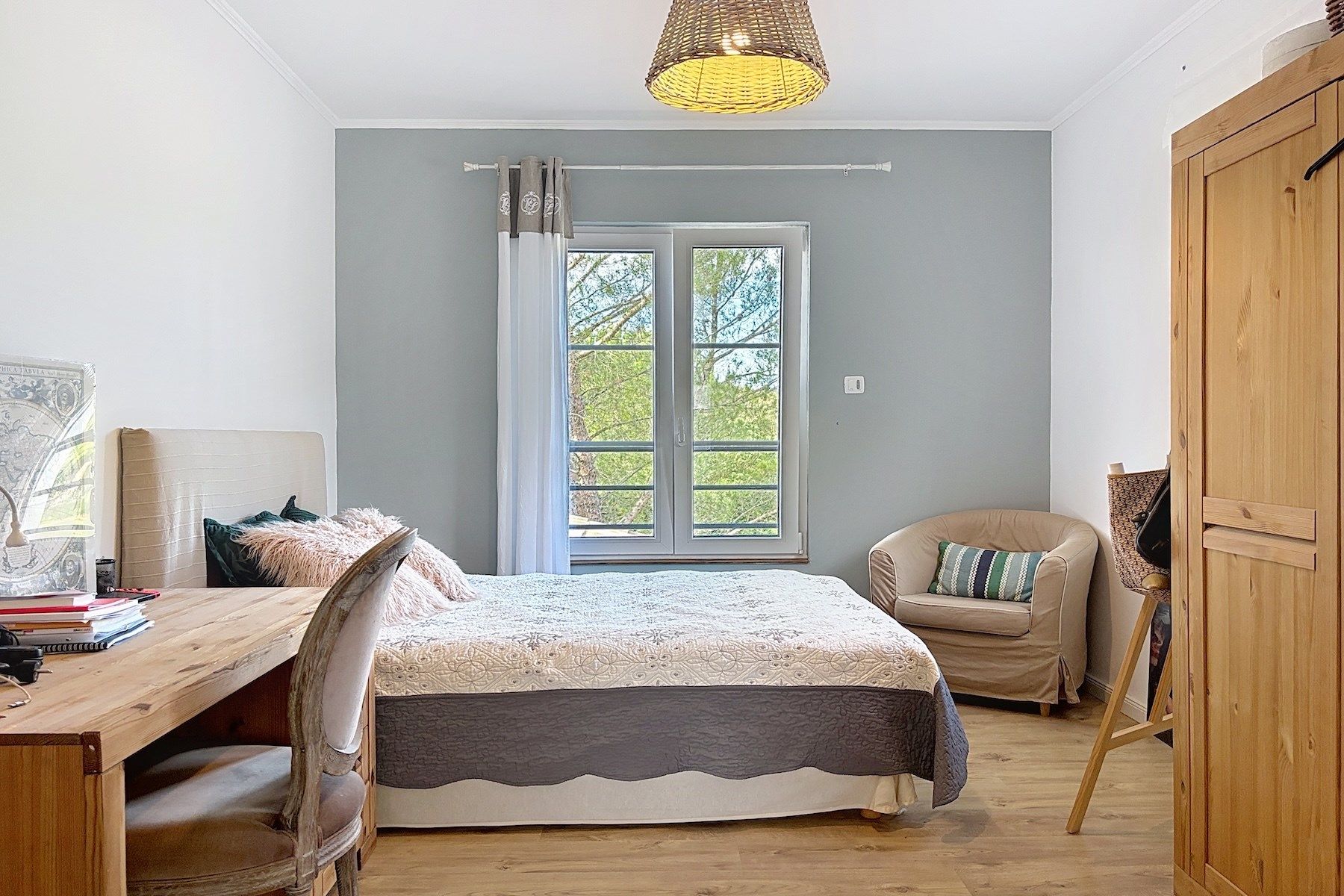 luxury house 6 Rooms for sale on UZES (30700)