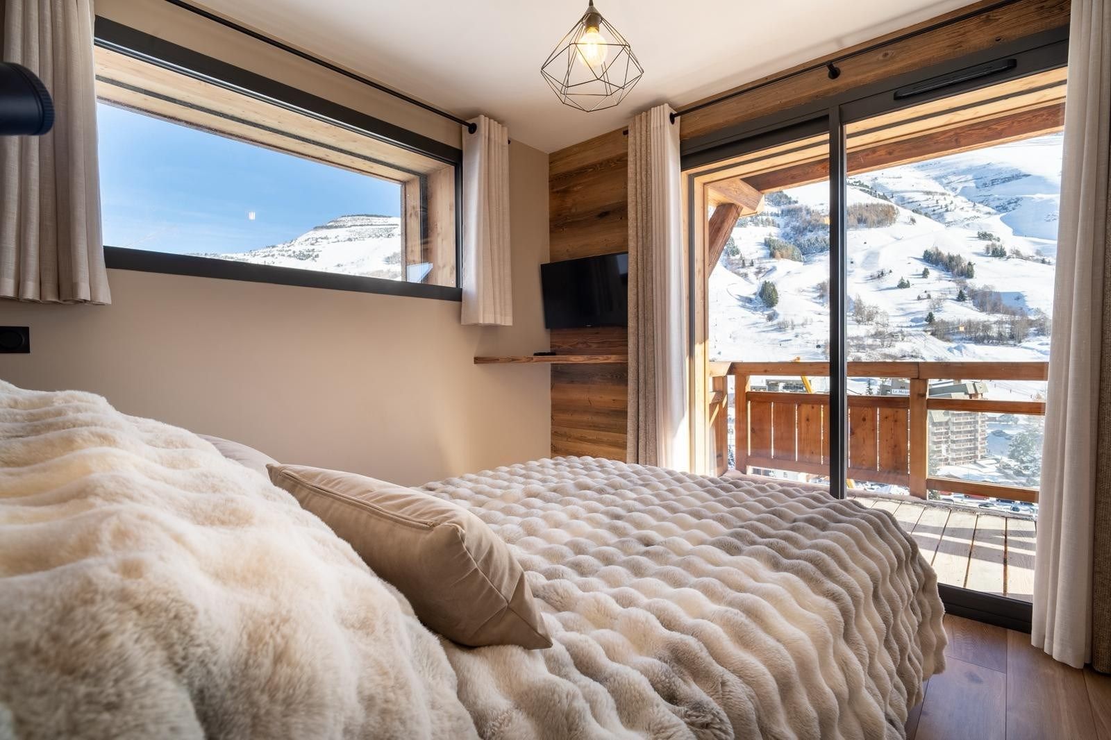 luxury chalet 5 Rooms for seasonal rent on LES DEUX ALPES (38860)
