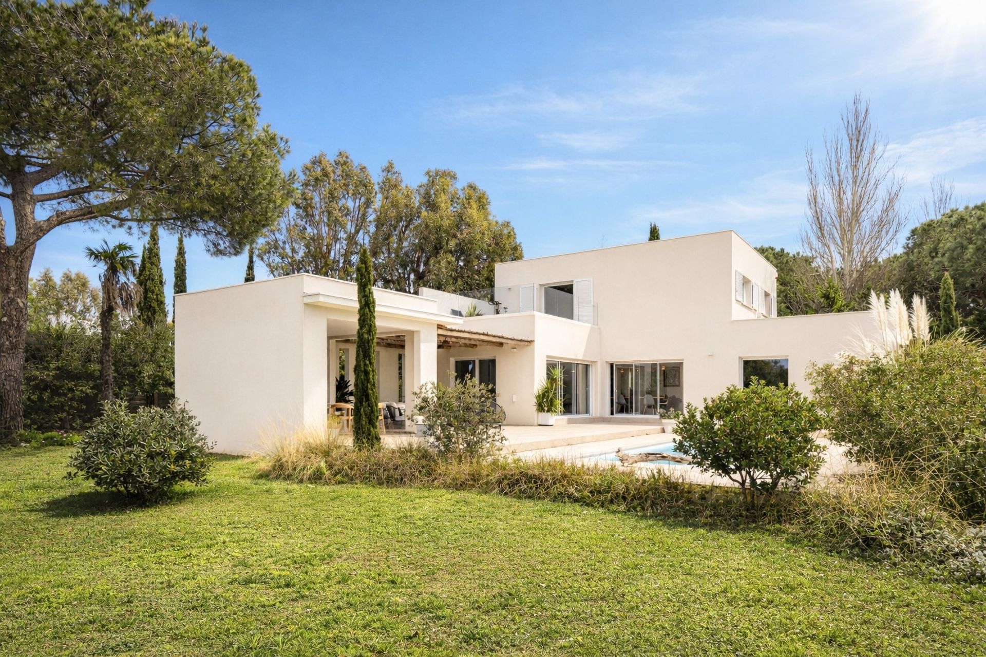 luxury house 5 Rooms for sale on PERPIGNAN (66000)
