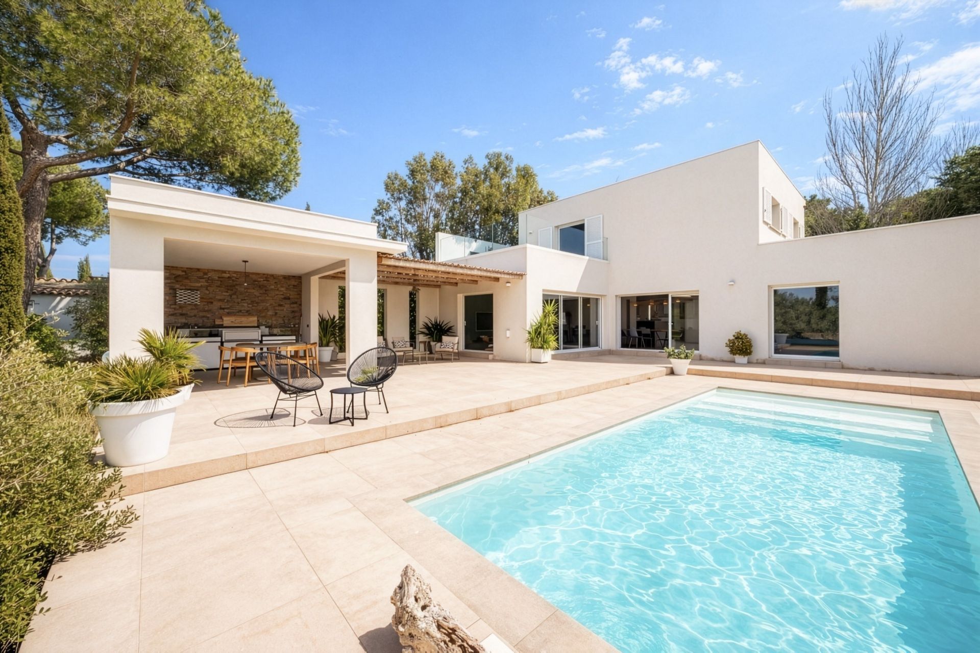 luxury house 5 Rooms for sale on PERPIGNAN (66000)