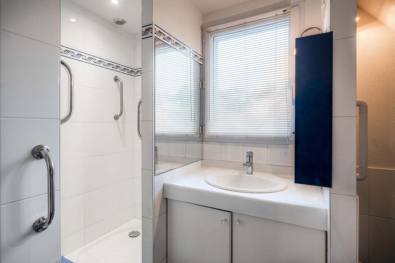 luxury house 4 Rooms for sale on LA TRINITE SUR MER (56470)