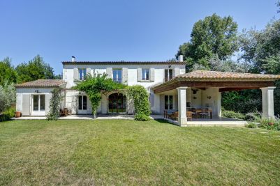 Sale Luxury house Saint-Rémy-de-Provence 6&nbsp;Rooms 268&nbsp;m²