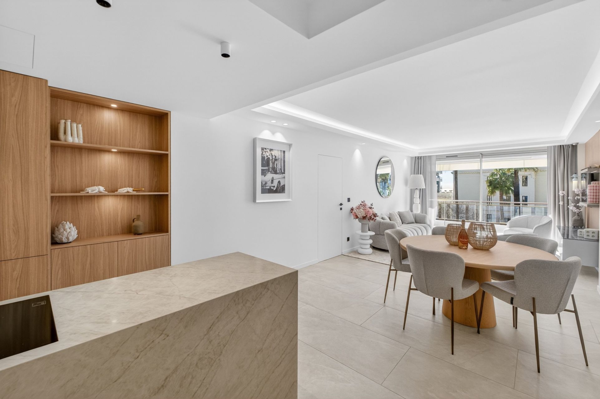 luxury apartment 3 Rooms for sale on CANNES (06400)