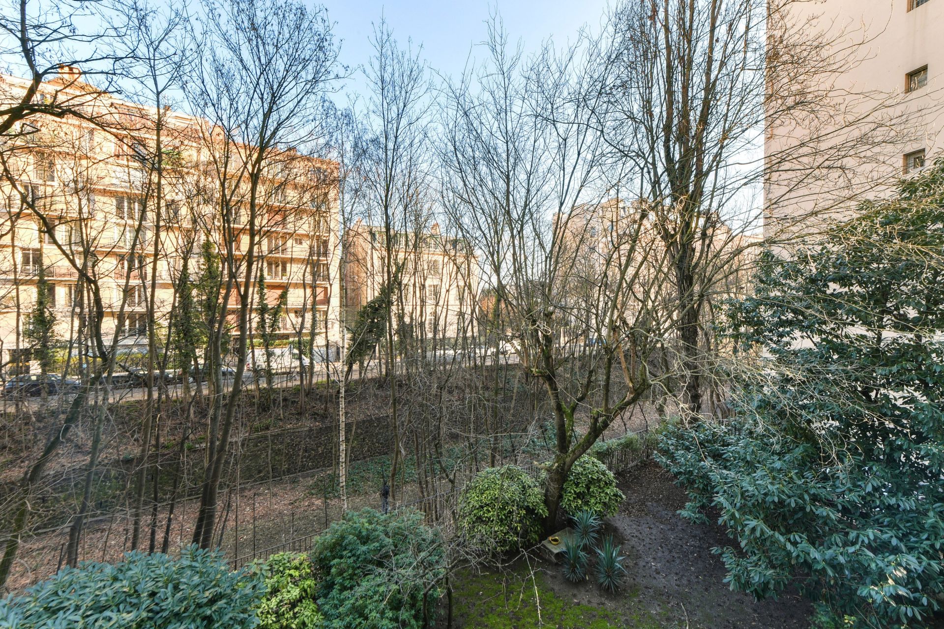 luxury apartment 5 Rooms for sale on PARIS (75016)