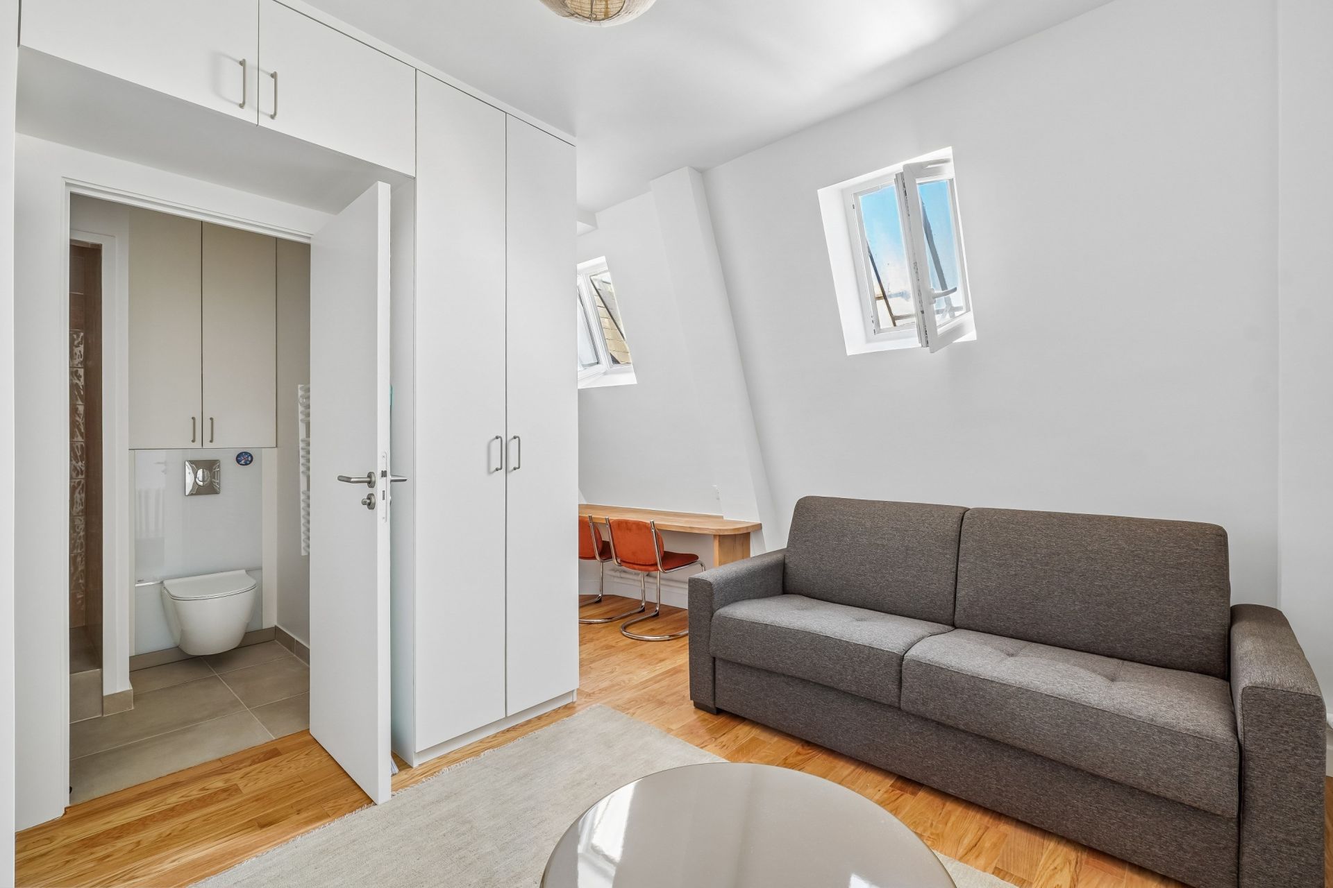 luxury apartment 1 room for rent on PARIS (75007)