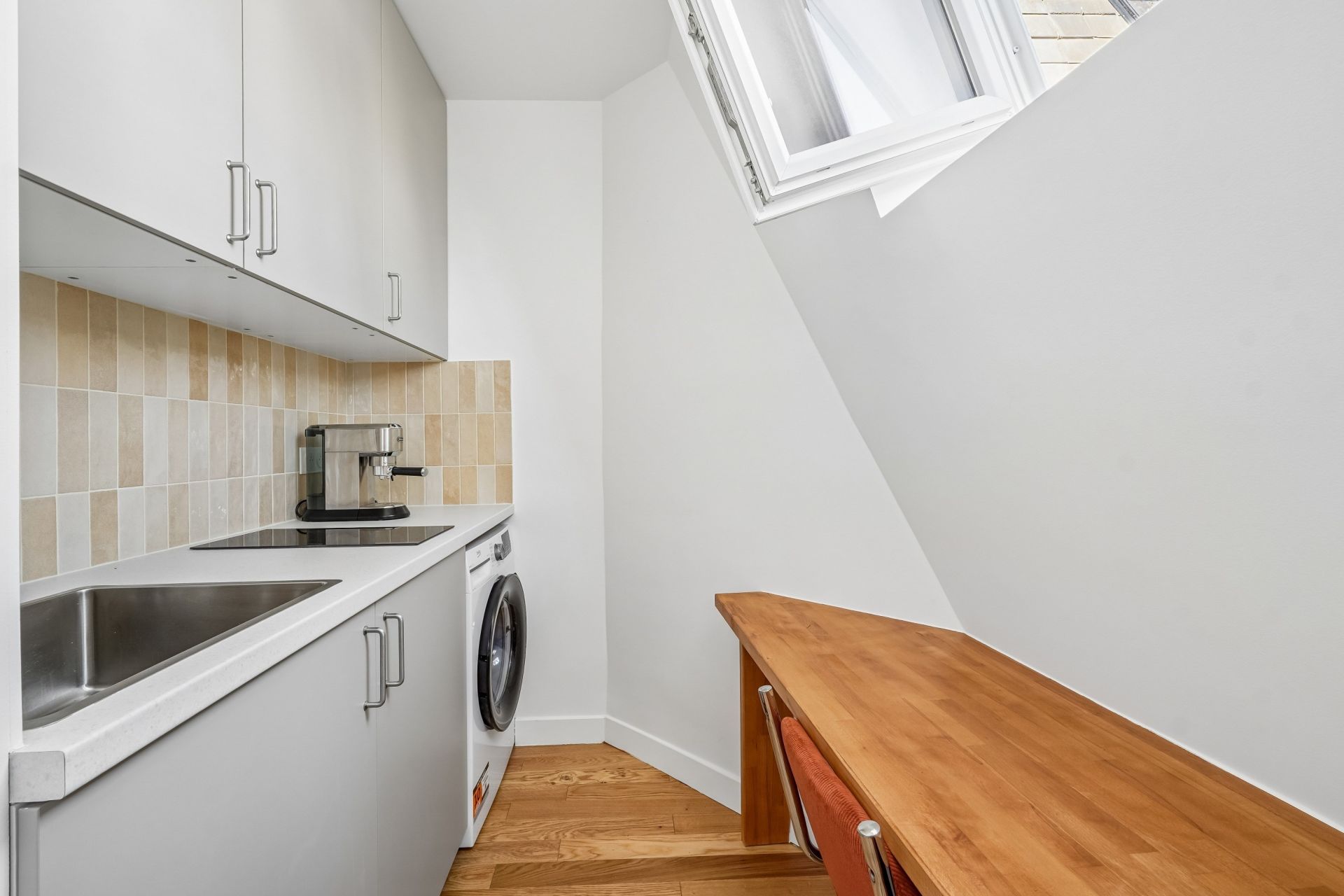 luxury apartment 1 room for rent on PARIS (75007)