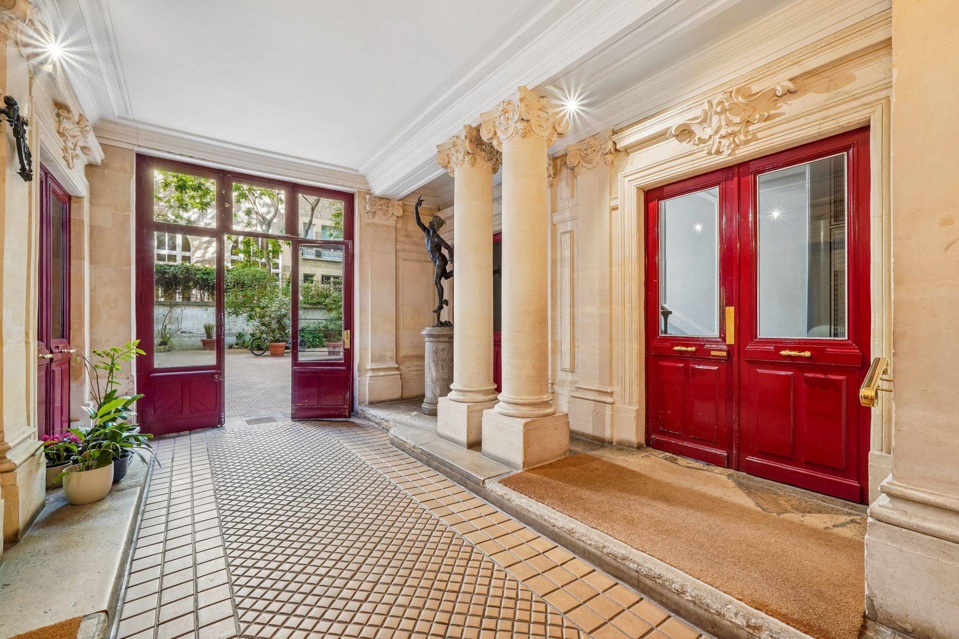 luxury apartment 1 room for rent on PARIS (75007)