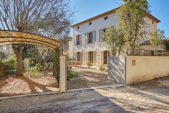 Vente Maison de luxe Aix-en-Provence 8&nbsp;Pièces 210&nbsp;m²