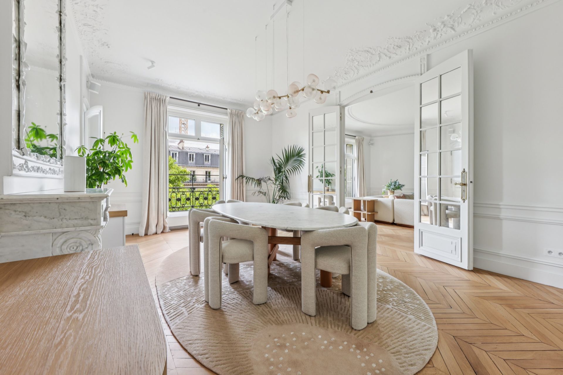 luxury apartment 7 Rooms for sale on PARIS (75017)