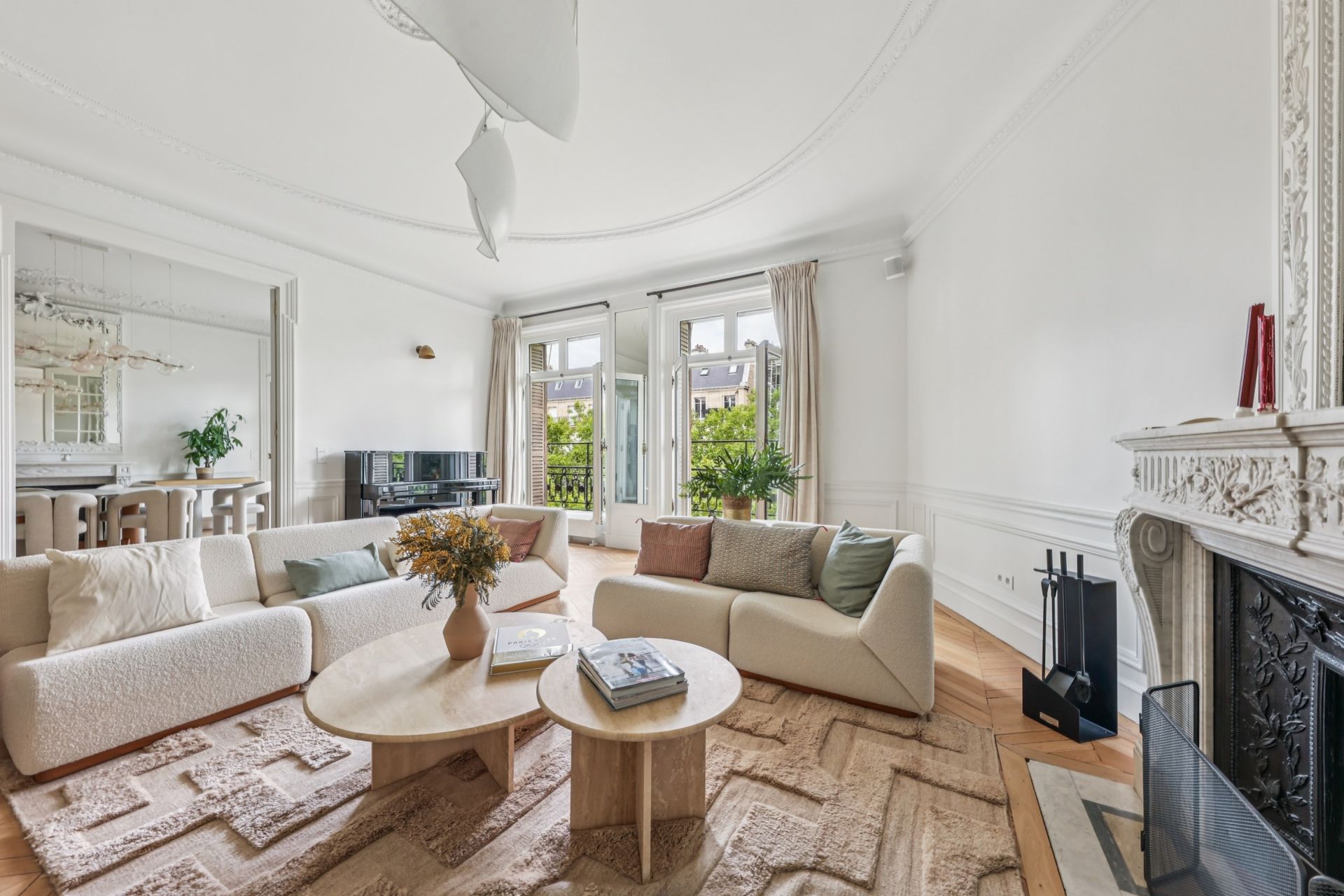 luxury apartment 7 Rooms for sale on PARIS (75017)