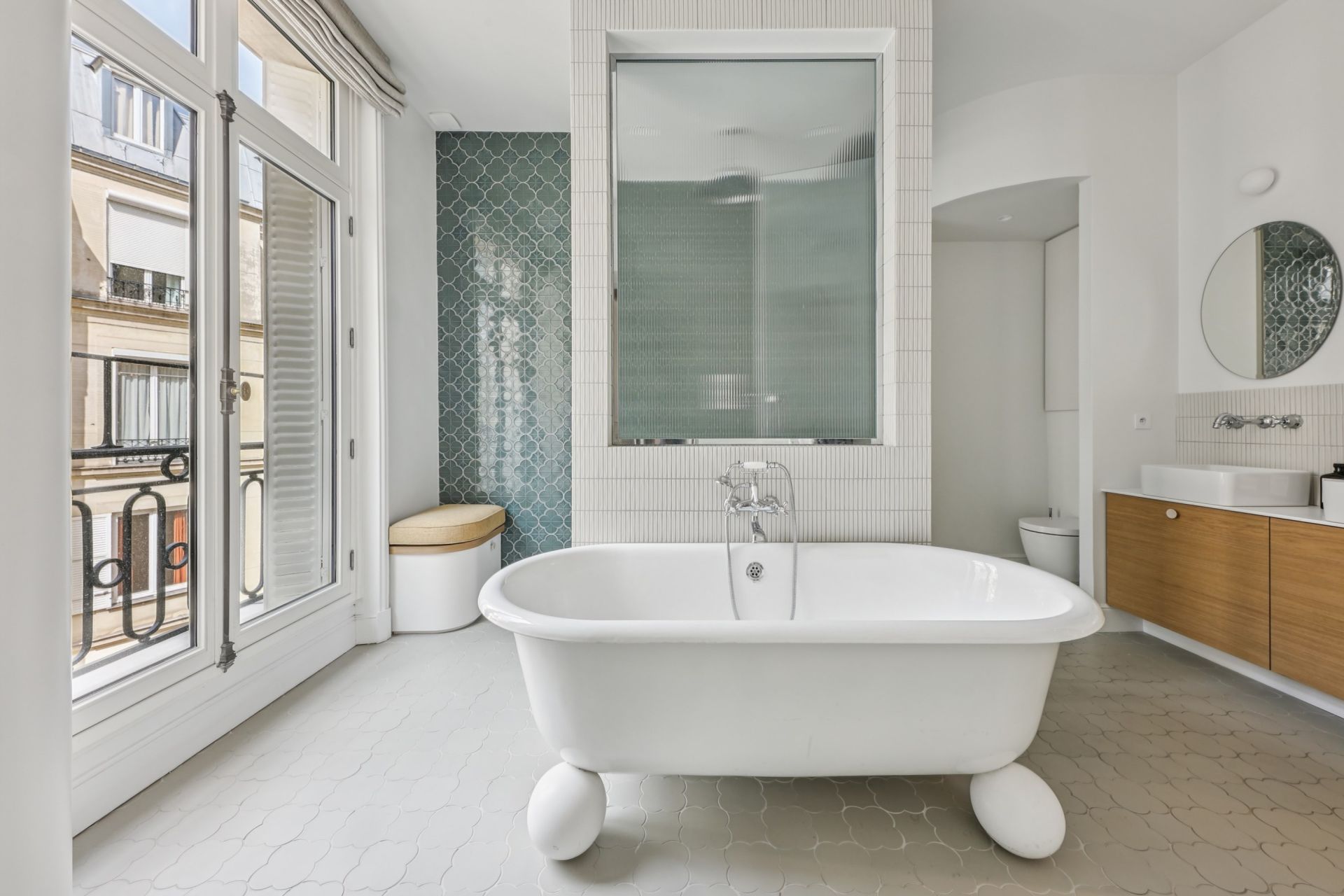 luxury apartment 7 Rooms for sale on PARIS (75017)