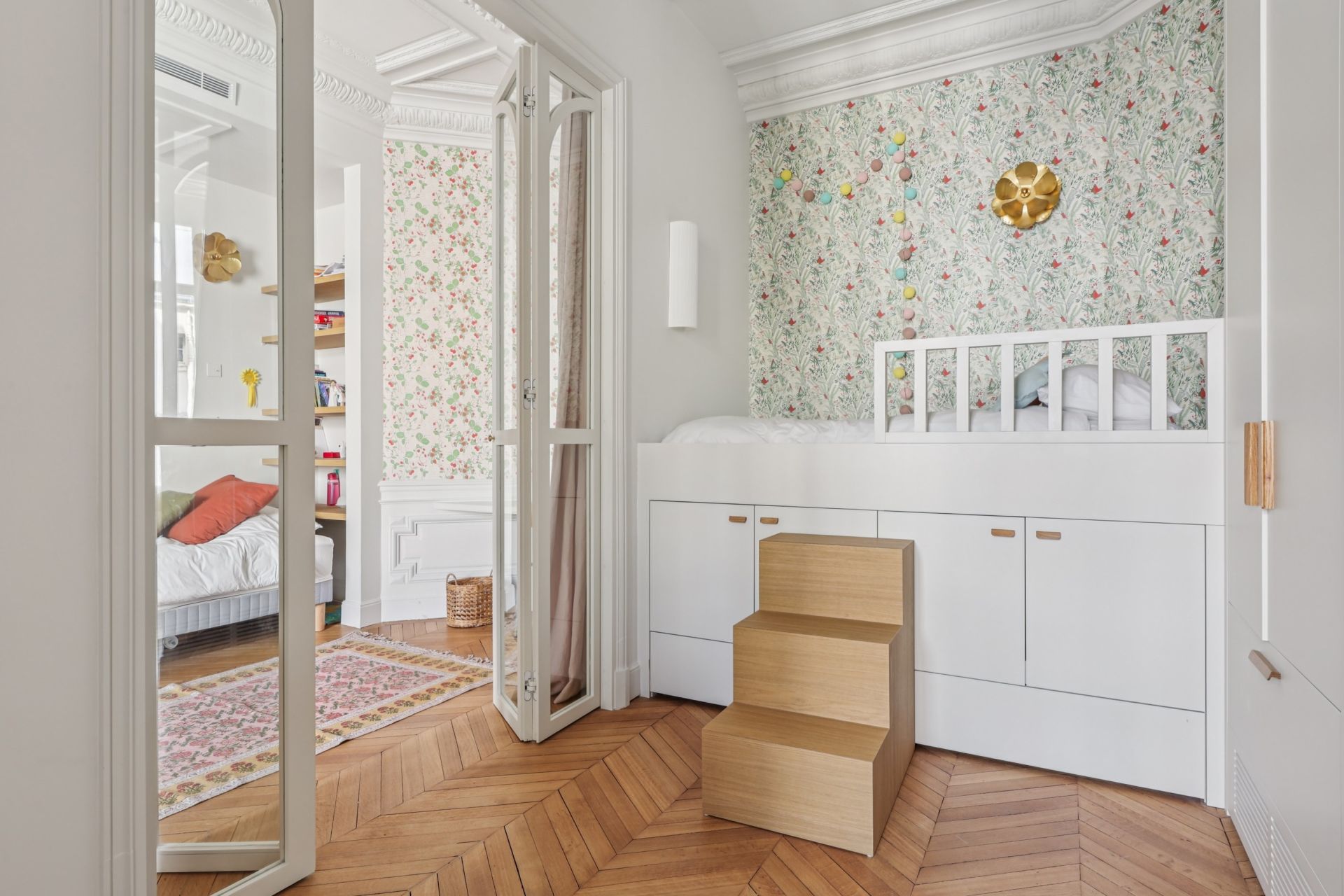 luxury apartment 7 Rooms for sale on PARIS (75017)
