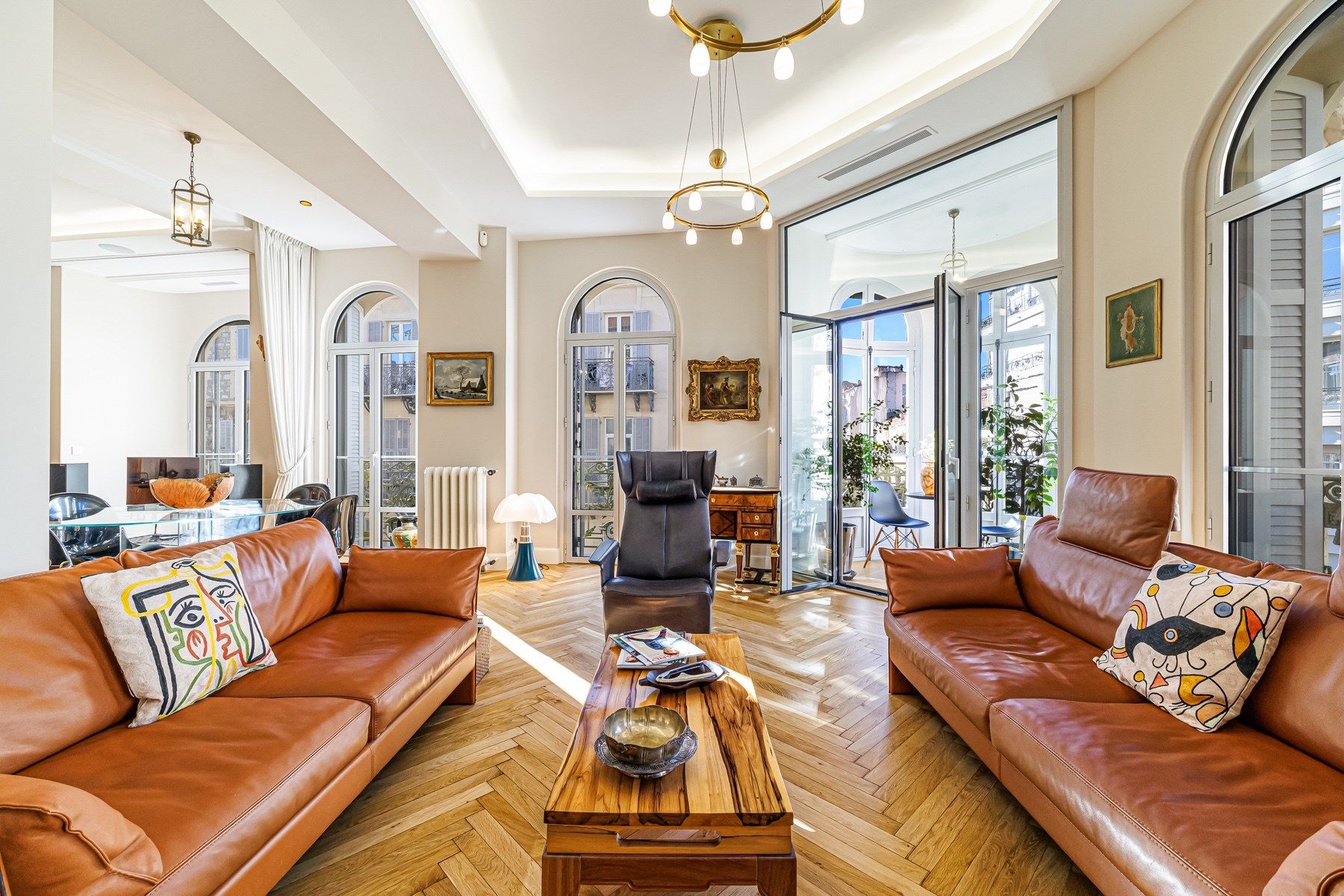 luxury apartment 4 Rooms for sale on NICE (06000)