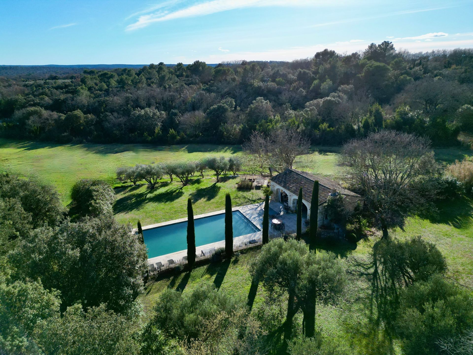 luxury house 8 Rooms for sale on UZES (30700)