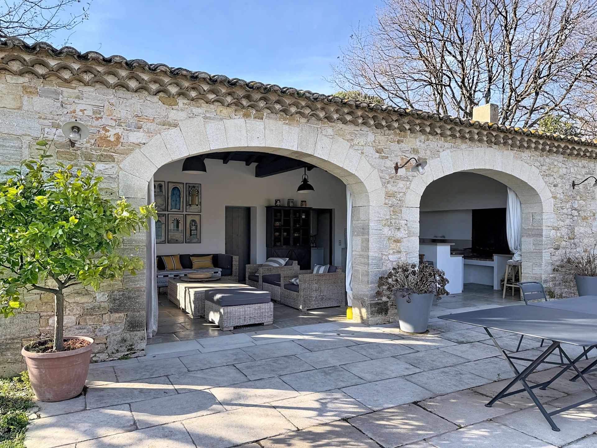 luxury house 8 Rooms for sale on UZES (30700)