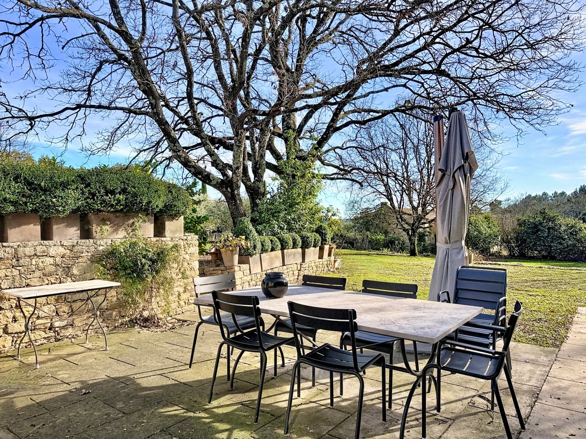 luxury house 8 Rooms for sale on UZES (30700)