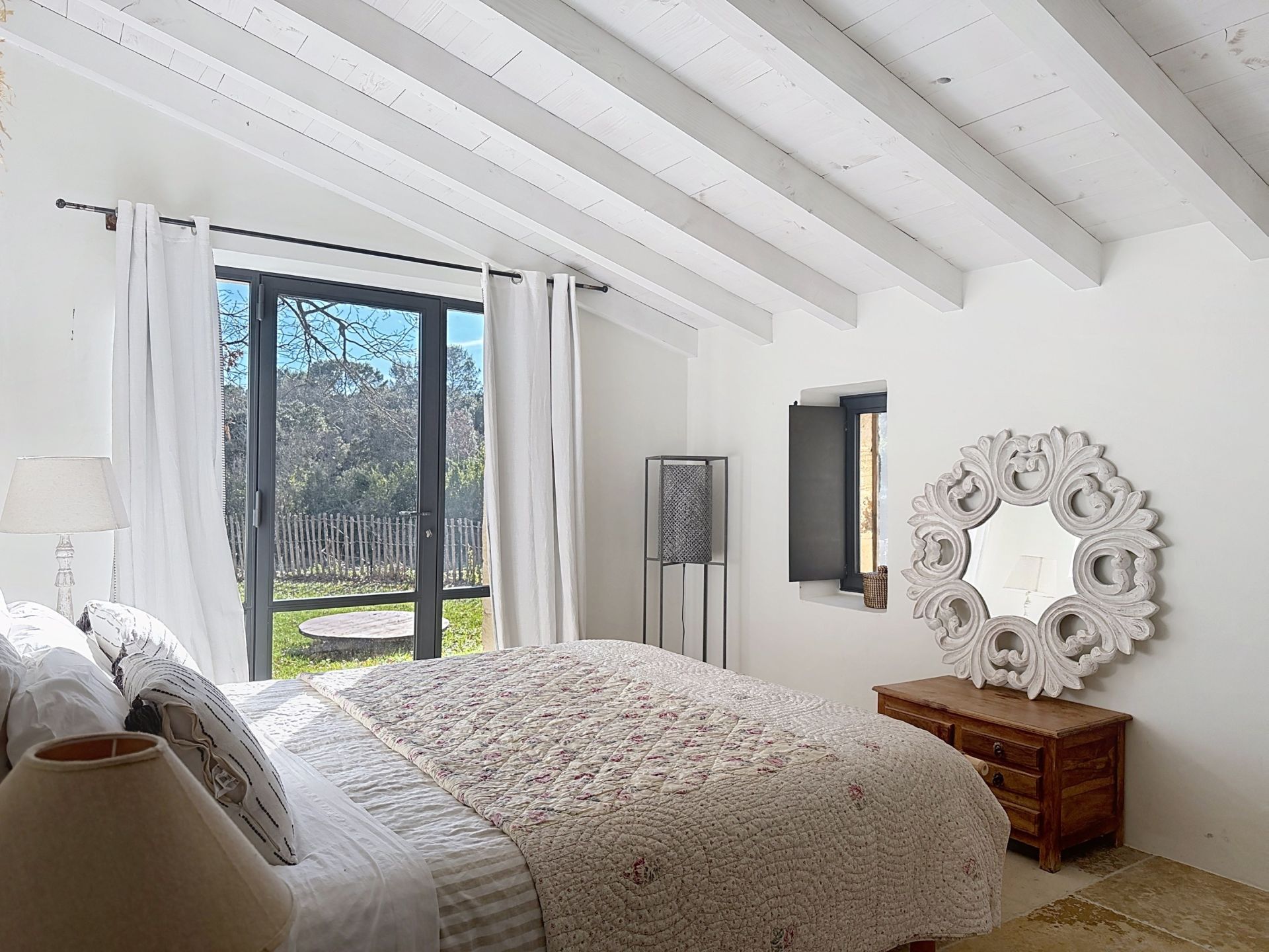 luxury house 8 Rooms for sale on UZES (30700)